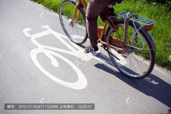 騎自行車上班