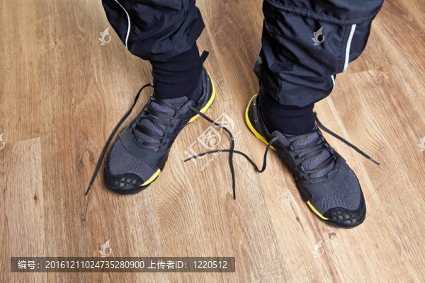 跑步鞋；鍛煉準(zhǔn)備