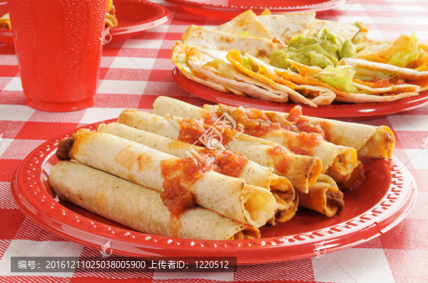 Taqutios和玉米餅