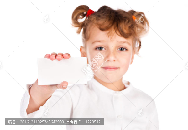 抱空卡的女孩