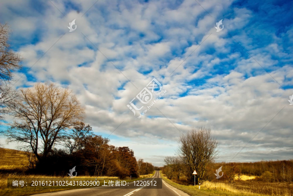空蕩蕩的公路