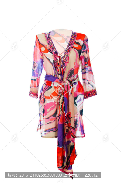 女人穿著白色的衣服