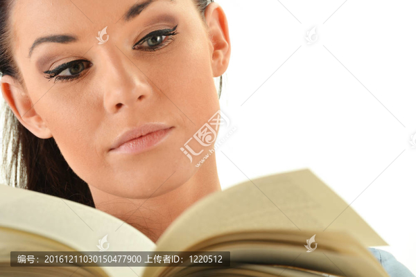 年輕婦女讀書。女學(xué)生的學(xué)習(xí)