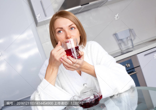 夢幻女人喝茶