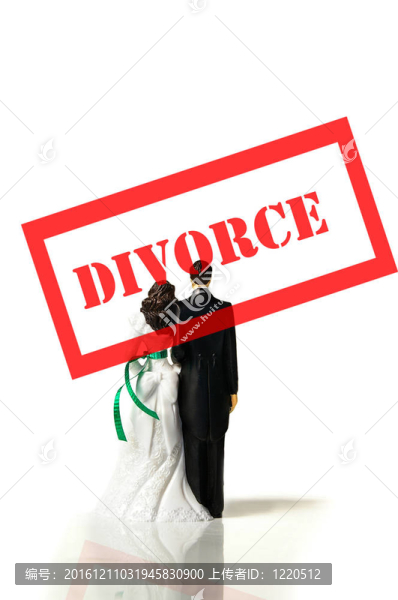 新婚夫婦離婚的郵票和紅色塑料