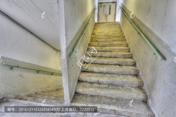 在香港一個公共屋的樓梯