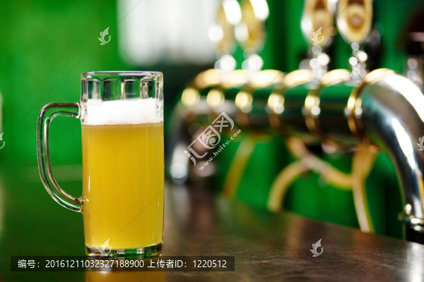 杯啤酒