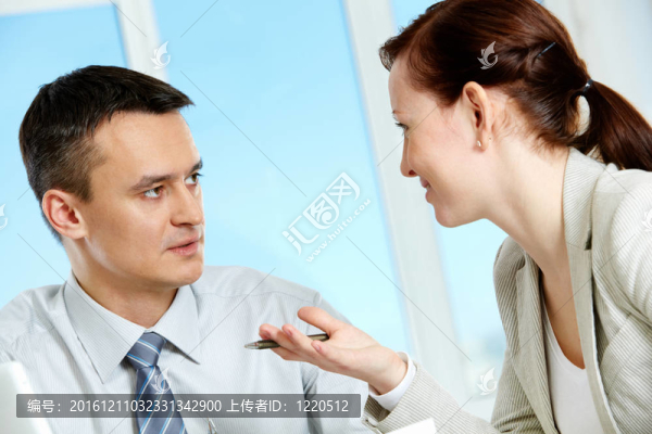 人們?cè)跁?huì)議