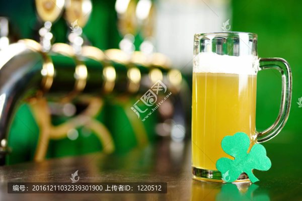 啤酒杯