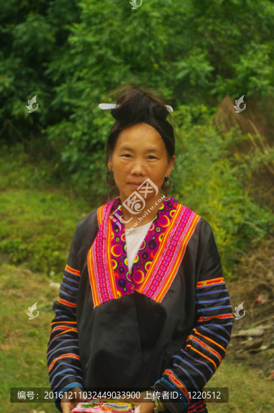 一個苗族在AR的女人肖像