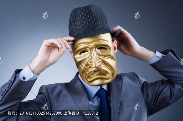 商人用面具掩飾自己的身份