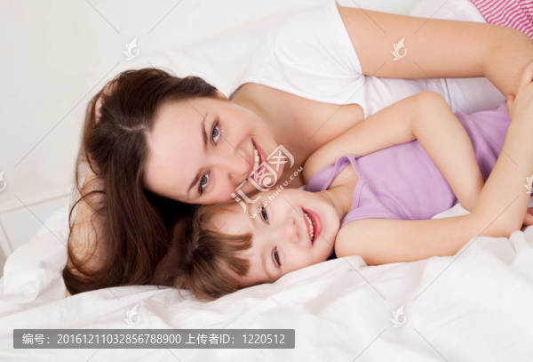 母親和女兒