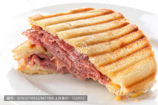 烤牛肉帕尼尼
