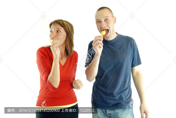 幸福的夫婦與冰淇淋