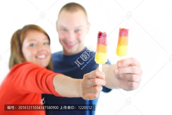 幸福的夫婦與冰淇淋