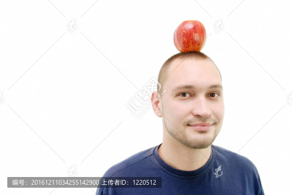 頭上有蘋(píng)果的男人