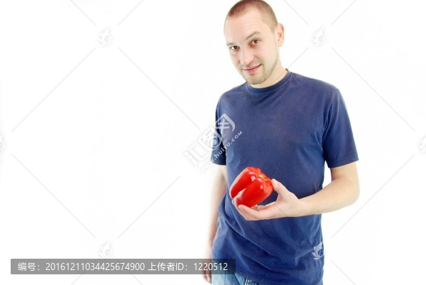 幸福夫婦手持辣椒頭