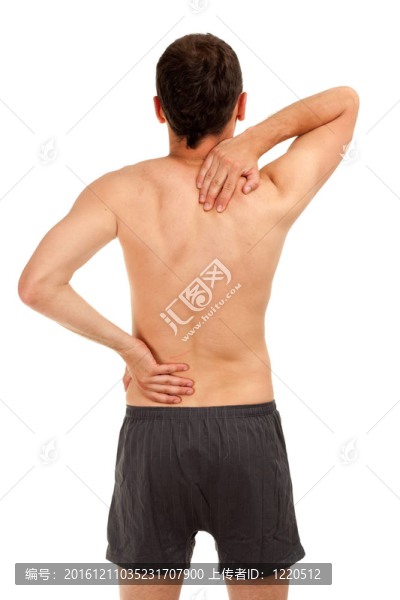背著手站在赤裸的男人