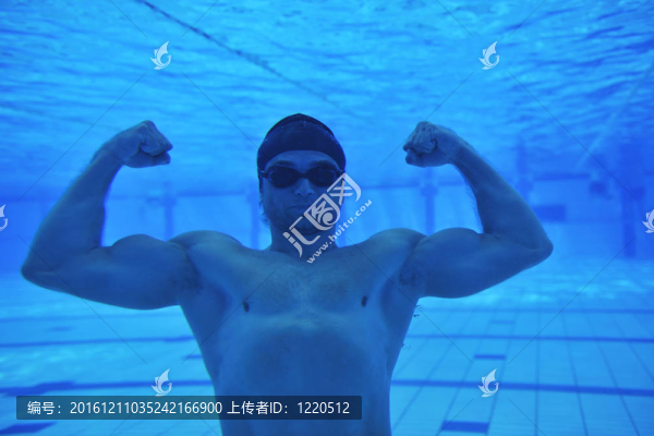 游泳池的水下