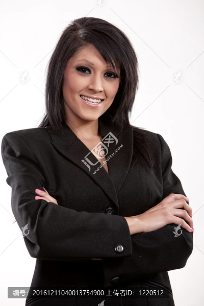 有吸引力的二十幾歲的西班牙裔黑人女商人