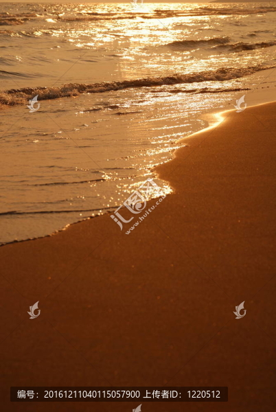 夕陽(yáng)在海上