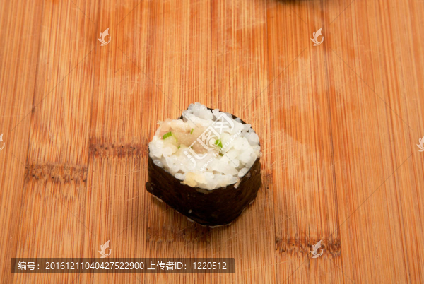 金槍魚碎生魚蓋飯卷