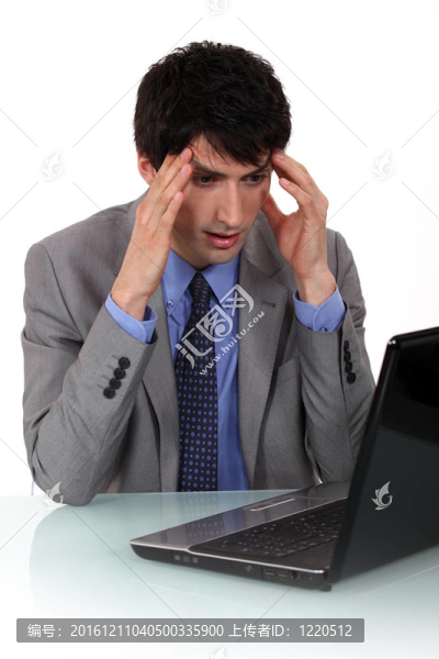 頭痛的商人。
