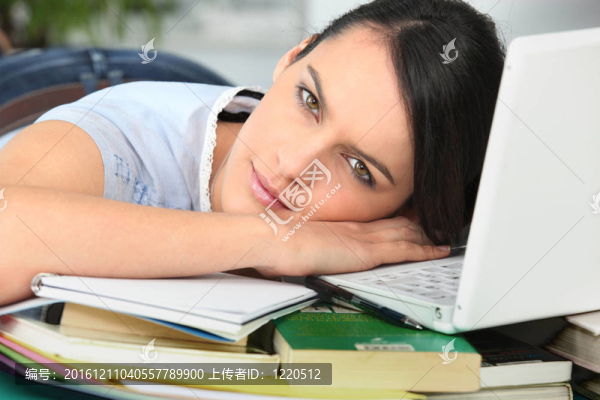 一個(gè)下班后累的女人
