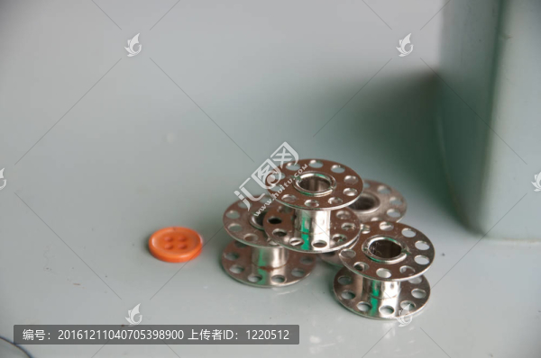 螺紋心軸和按鈕