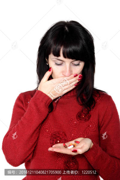 抱著藥丸頭痛的少女