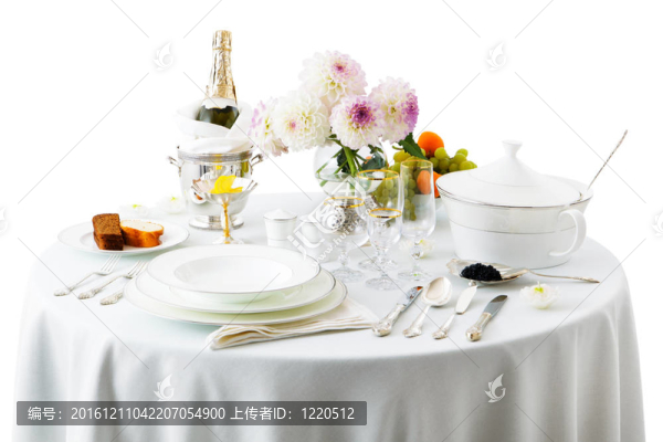 餐桌和鮮花