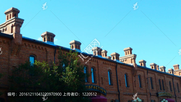 藍(lán)色天空的煙囪