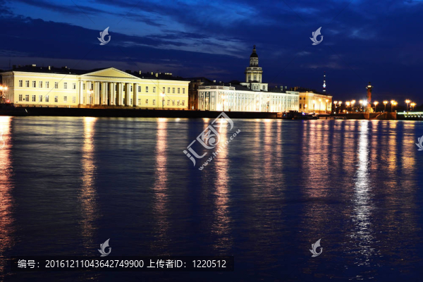 大學(xué)堤岸夜景