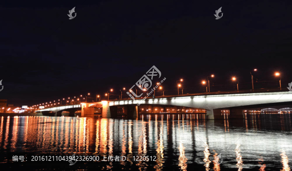 Alexander,Nevsky,Bridge在夜晚