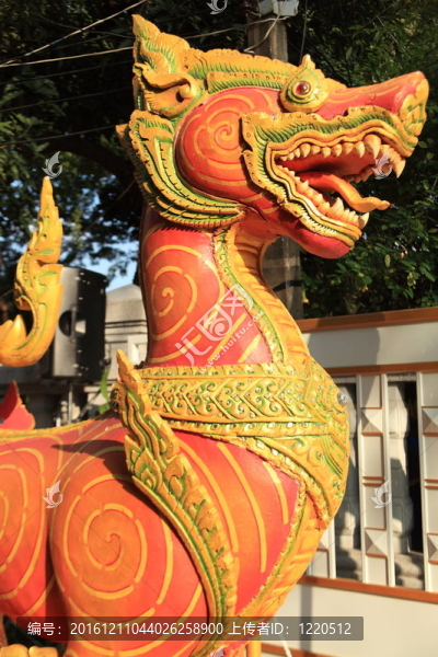 獅子雕像。