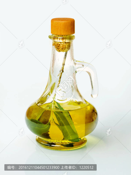 橄欖油的瓶子