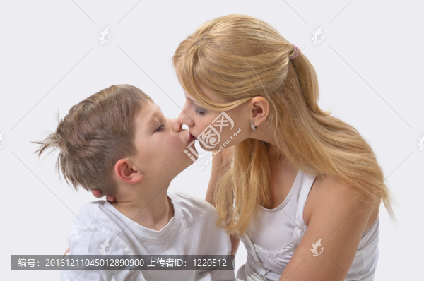 幸福母親和兒子的肖像