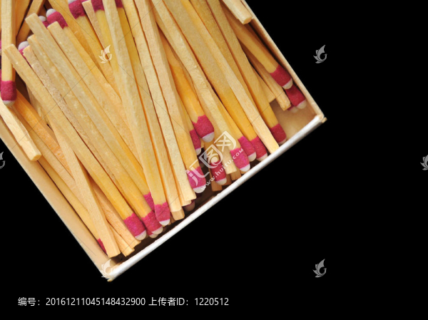 黑色盒子中的火柴