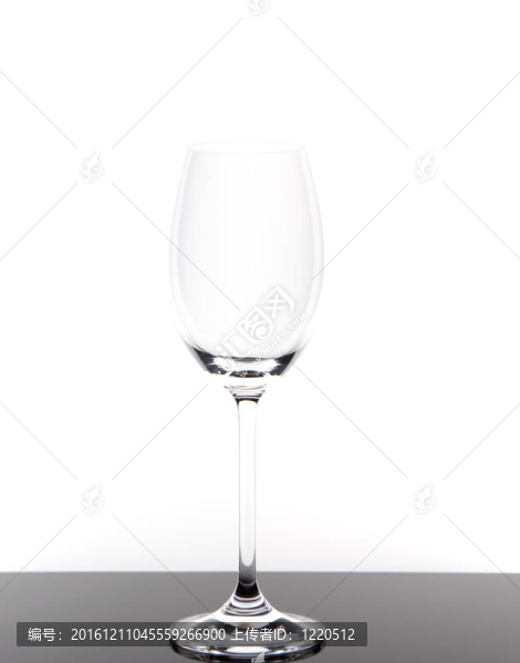 空白葡萄酒杯