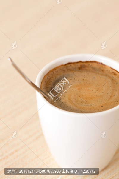 杯子里的新鮮咖啡