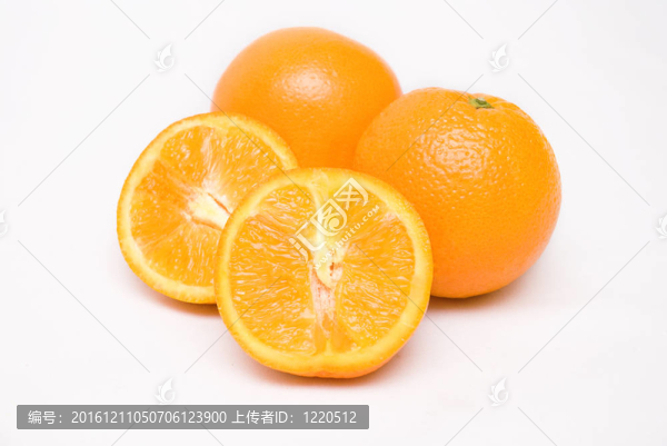 橙果切成兩片