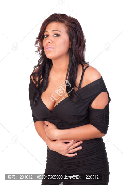 穿衣服的女人感覺不舒服