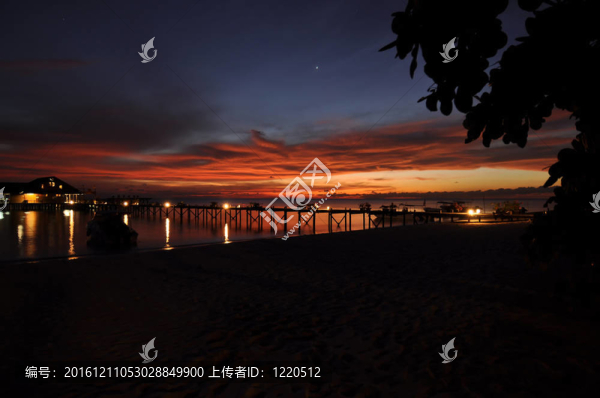 日落時的海