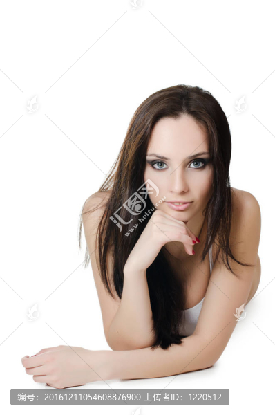 那個年輕漂亮的女孩，晚上化妝