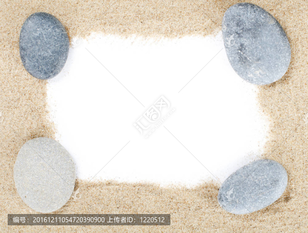 石頭在沙灘上