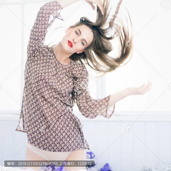 長(zhǎng)頭發(fā)的女孩