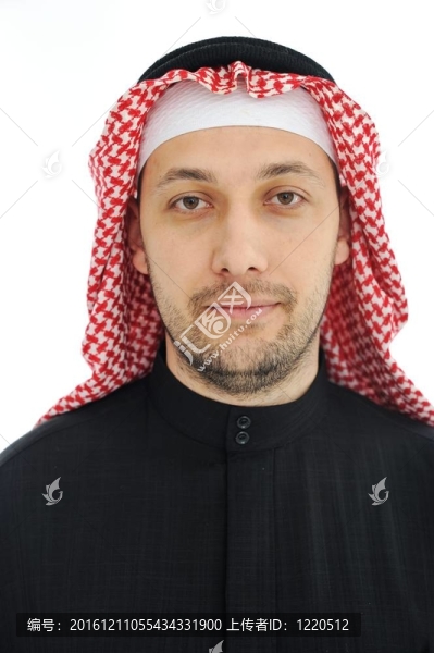 男子穿著阿拉伯中東傳統(tǒng)服裝