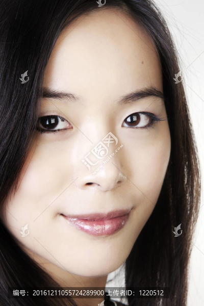 年輕的中國女人