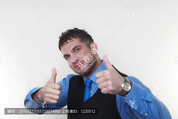 商人穿著襯衫和領(lǐng)帶在腰間外套