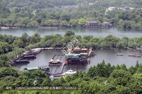 旅游船